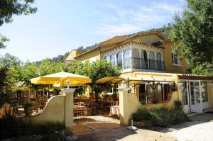 restaurant2